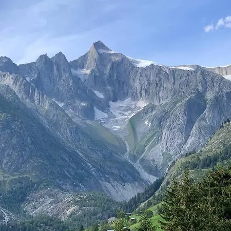 Straeba
